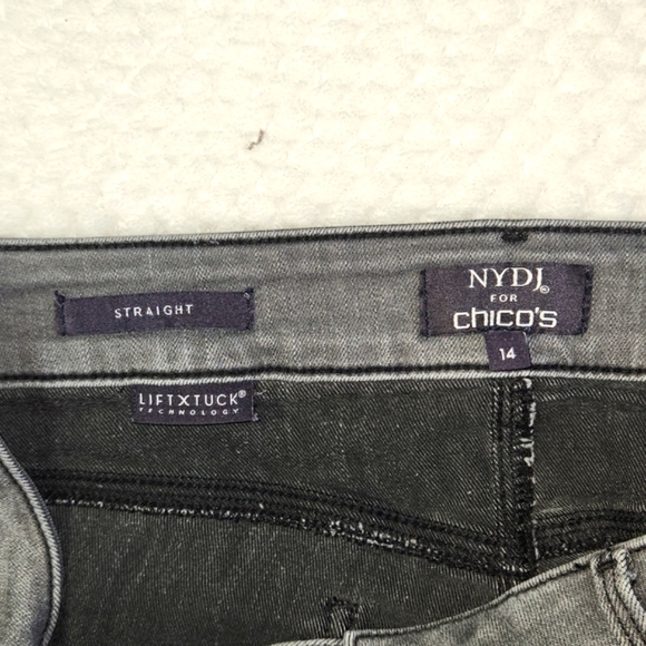 CHICOS NYDJ WOMENS JEANS SIZE 14  STRAIGHT LIFT X TUCK TECHNOLOGY MAKE AN OFFER! - Picture 2 of 16